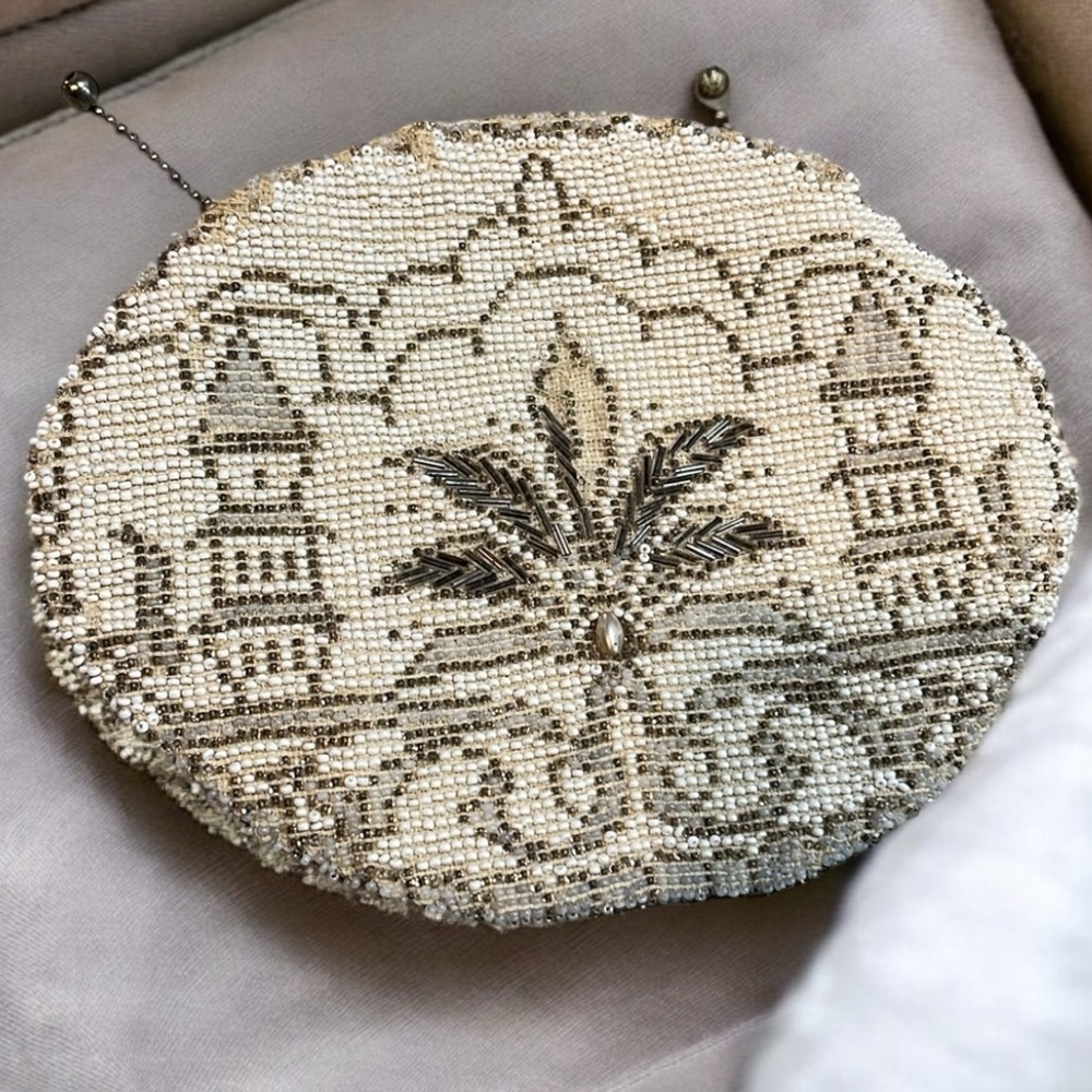VINTAGE 1930’S VICTOR CZECH SEED BEAD CLUTCH BAG WHITE